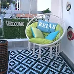 Апартаменты Seaside Bliss *